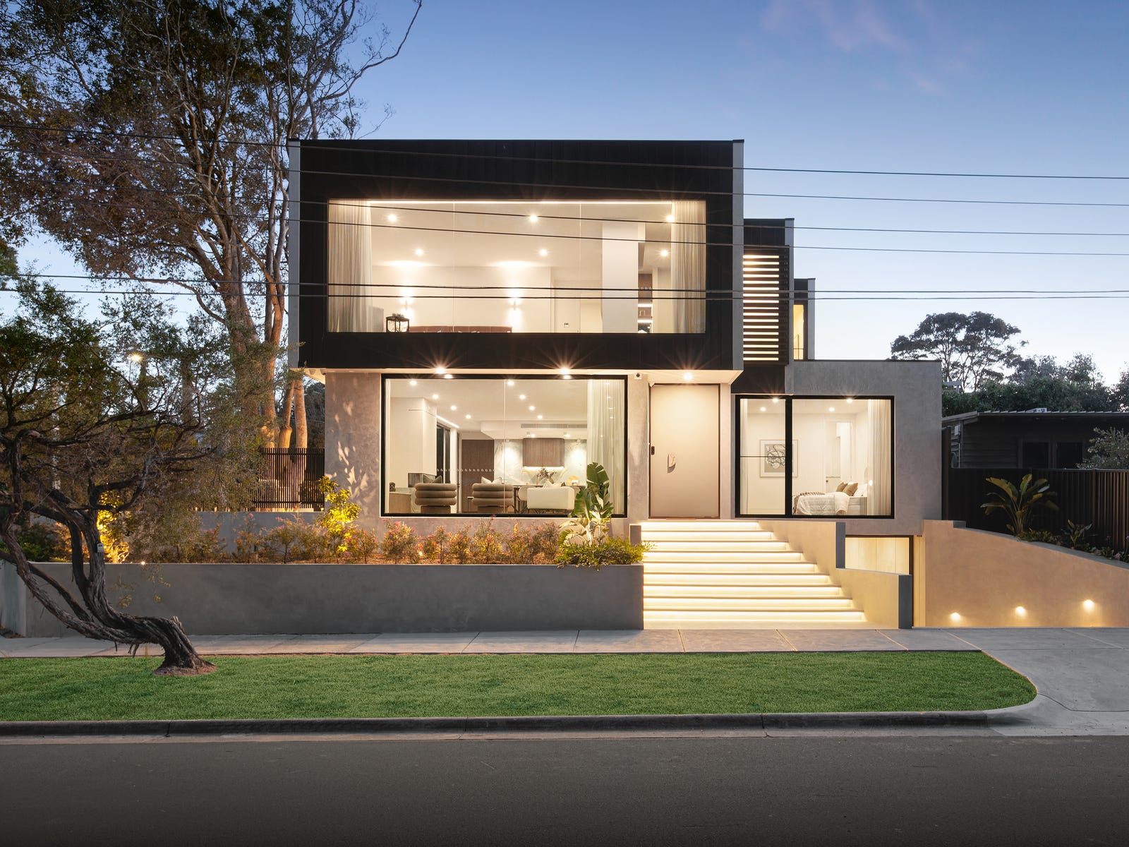 1 Summerhill Road, Beaumaris at dusk